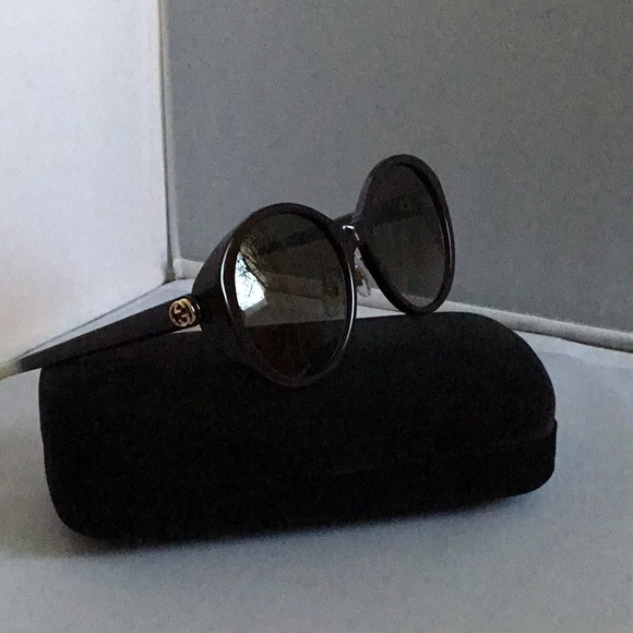 GUCCI SUNGLASSES FOR LADIES. - Picture 11 of 12